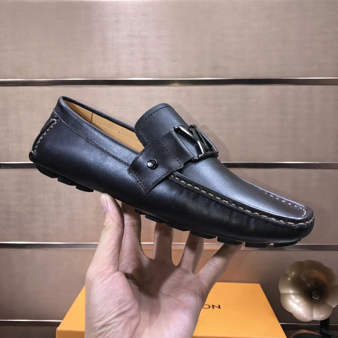 Men's men's shoes 💰420💰 [LV Doudou shoes] (water-dyed cowhide lining) new model is on the market, available on the official website. The new Doudou shoes are processed into single-color materials, and the uppers are made of imported cowhide material. The body of the shoe is fully hemmed with mark thread, and is lined with imported original cowhide leather. The elegant shoe shape is super suitable for all-matching, and the size is 38-44.